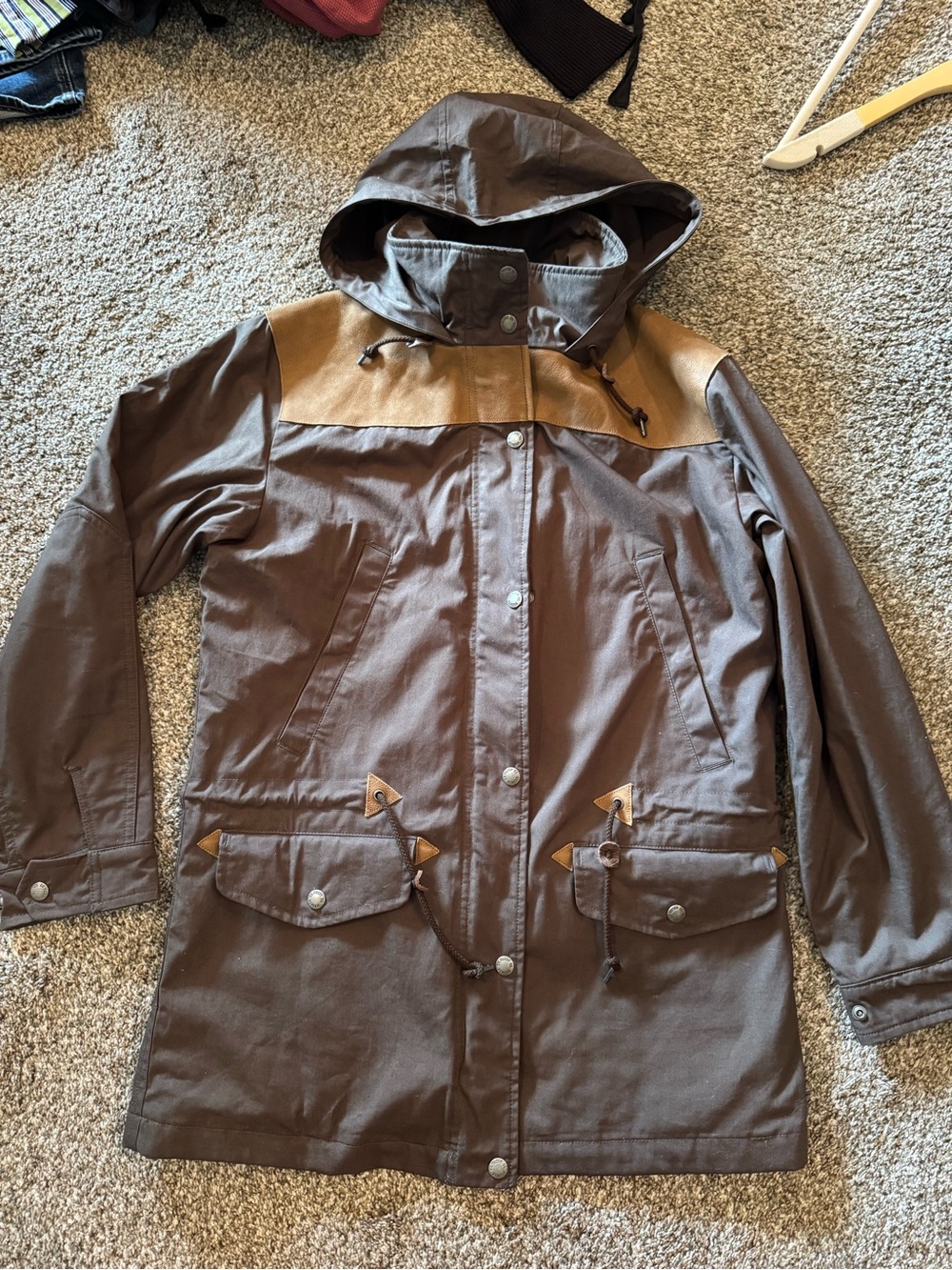 Filson Women's Cotton Blend Hooded Mountain Parka with Leather Trim
